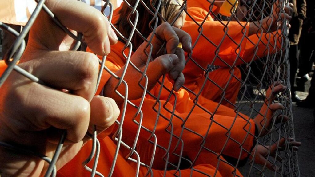 abd 11 guantanamo tutuklusunu ummana gonderdi KGlRluJF