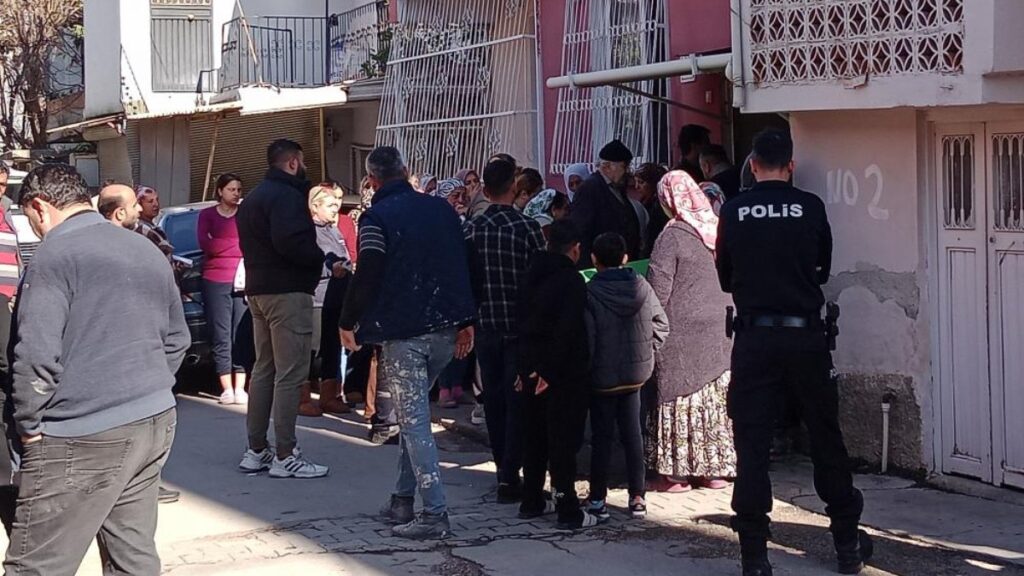 adanada kari koca karbonmonoksit zehirlenmesinden hayatini kaybetti Ra4fhHON