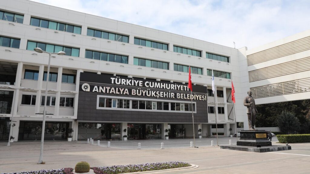 antalya buyuksehir belediyesi 2 bin personelini emekli ediyor kC7pqXzA