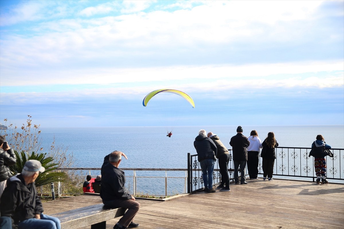 antalya sahilleri yeni yilin ilk haftasinda da dolu 1 ZkK5yA63