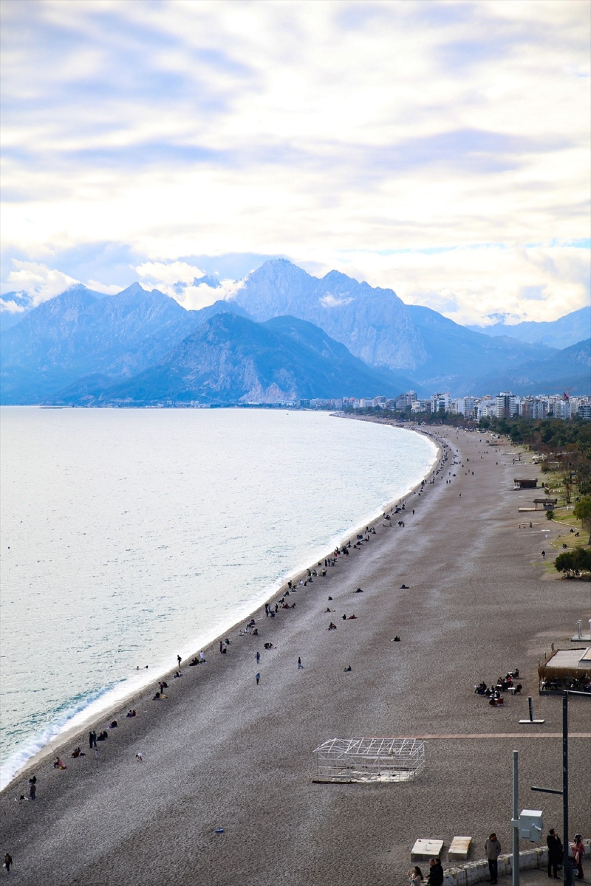 antalya sahilleri yeni yilin ilk haftasinda da dolu 5