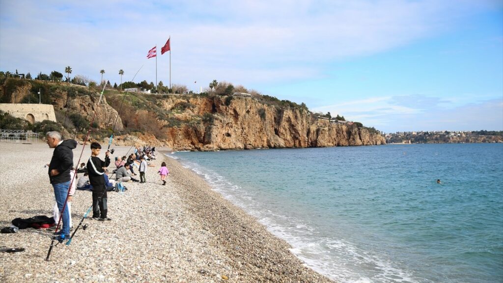 antalya sahilleri yeni yilin ilk haftasinda da dolu gYkzyQNB