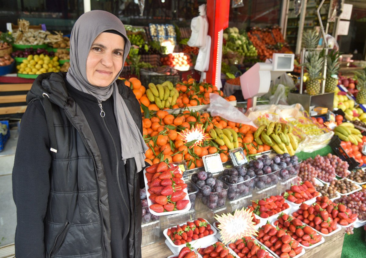 antalyada cilek kilosu 400 liradan tezgahlarda 3 llMZvTS7