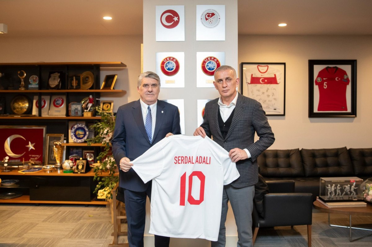 besiktas vincenzo montellanin durumunu sordu 1