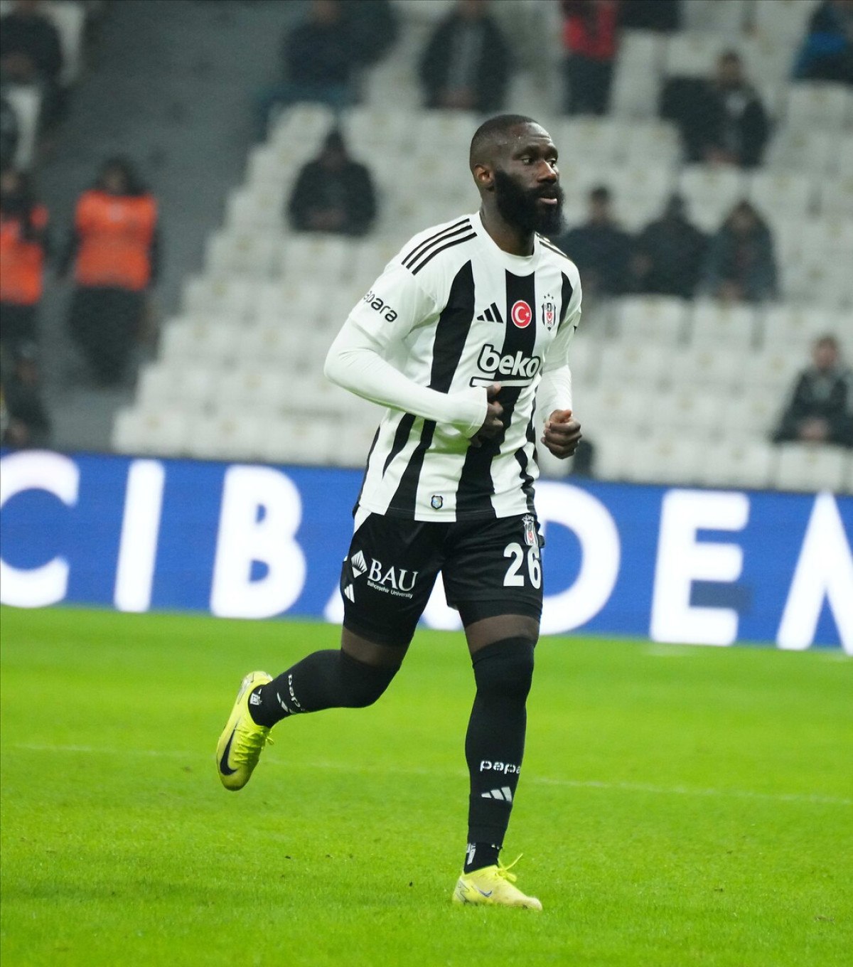 besiktasta onana ve masuaku yolcu 1 ki1OILyq