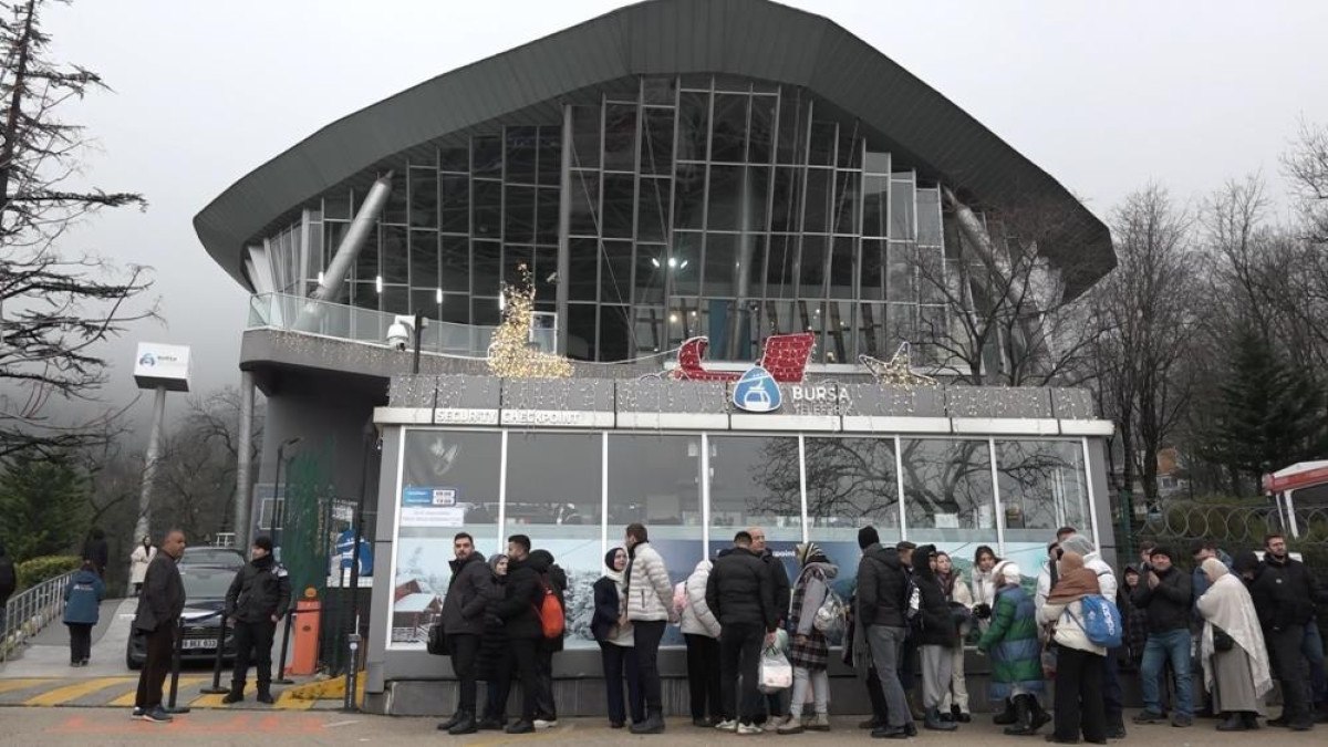 bursada uludaga cikmak isteyenler metrelerce kuyruk olusturdu 2 lf9zC3kE