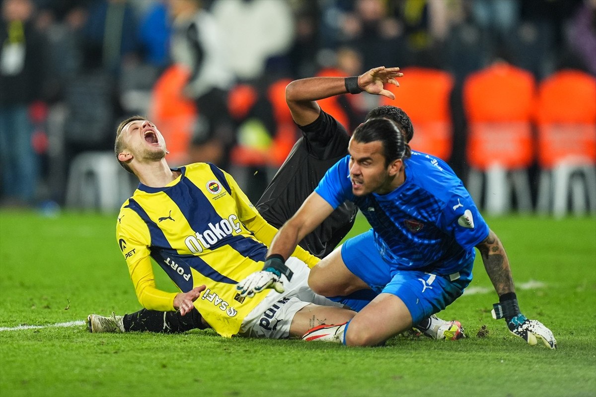 fenerbahcede edin dzeko penalti kacirdi 2 Gwa4cacU