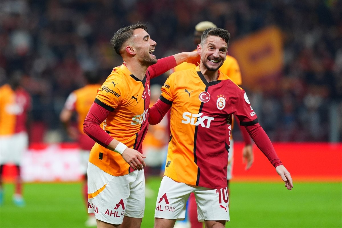 galatasaray yenilmezlik serisini 21 maca cikardi 1 GWTwGrDG