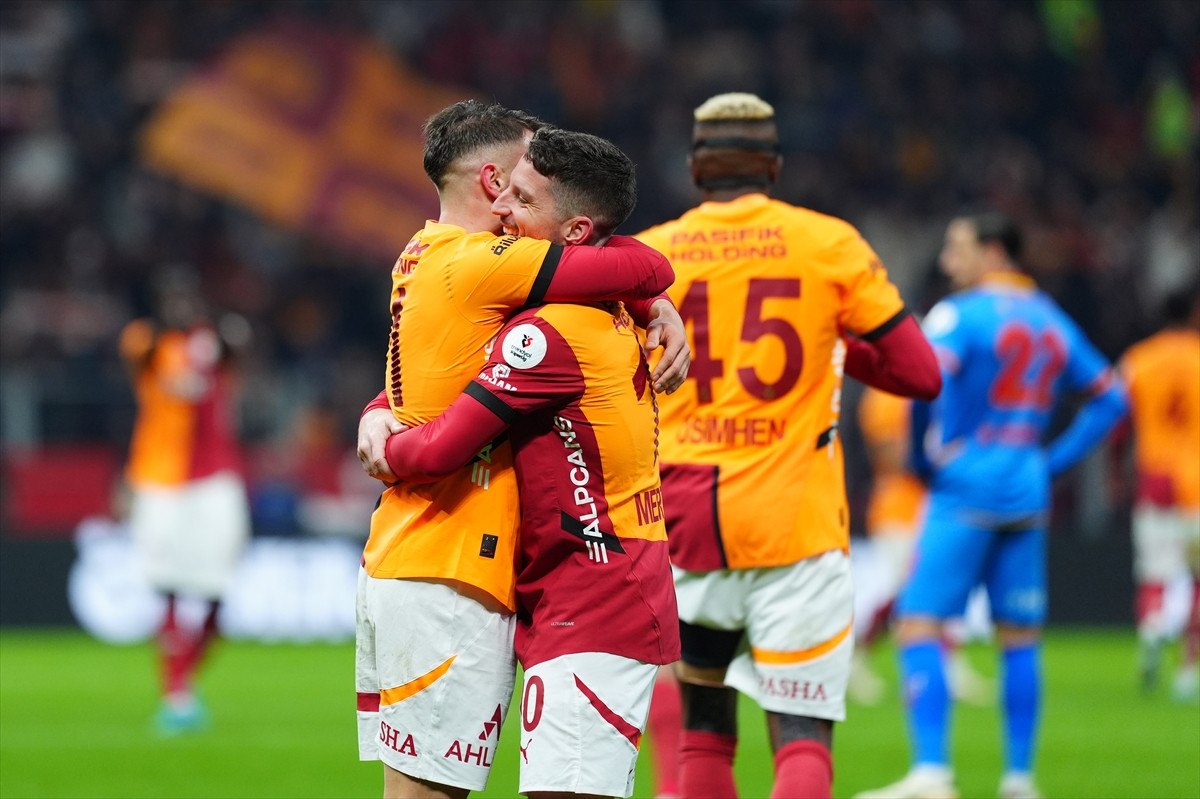 galatasaray yenilmezlik serisini 21 maca cikardi 2 ie2j65f1