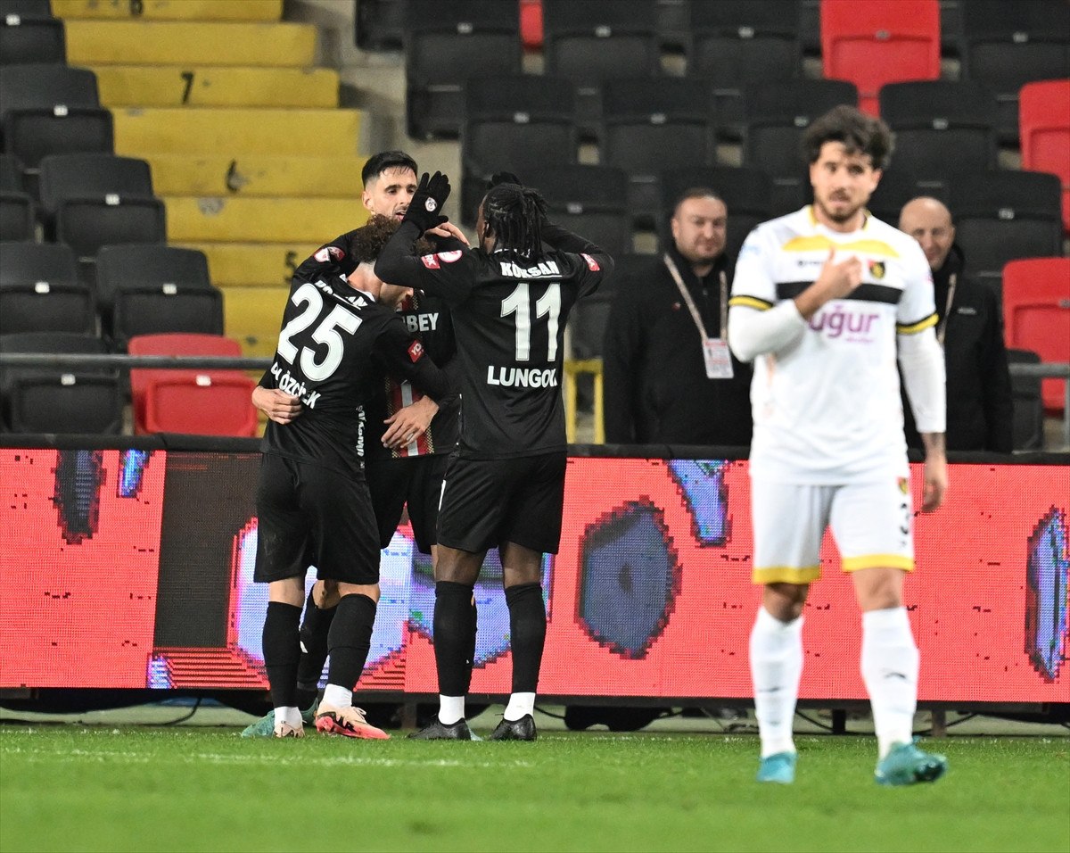 gaziantep fk kupada istanbulsporu dort golle gecti 2 Rrh9Cmzs