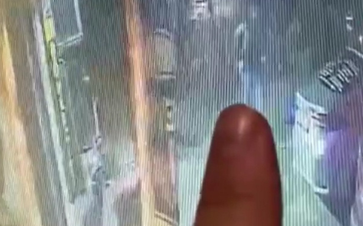 istanbul bayrampasada donerci onunde iki grup birbirine girdi 3 gozalti 1 rCDEO2E8