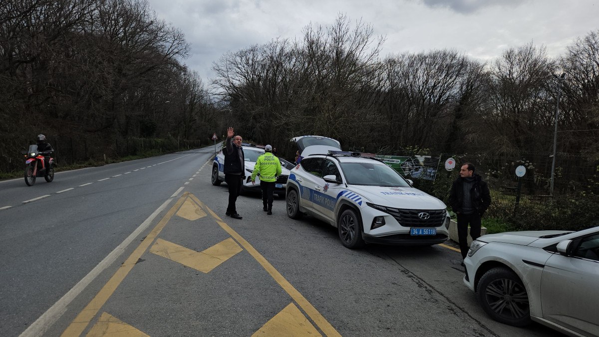 istanbul sariyerde arac yol kenarinda tezgahi olan yasli kadina carpti 2 1B2NLURt