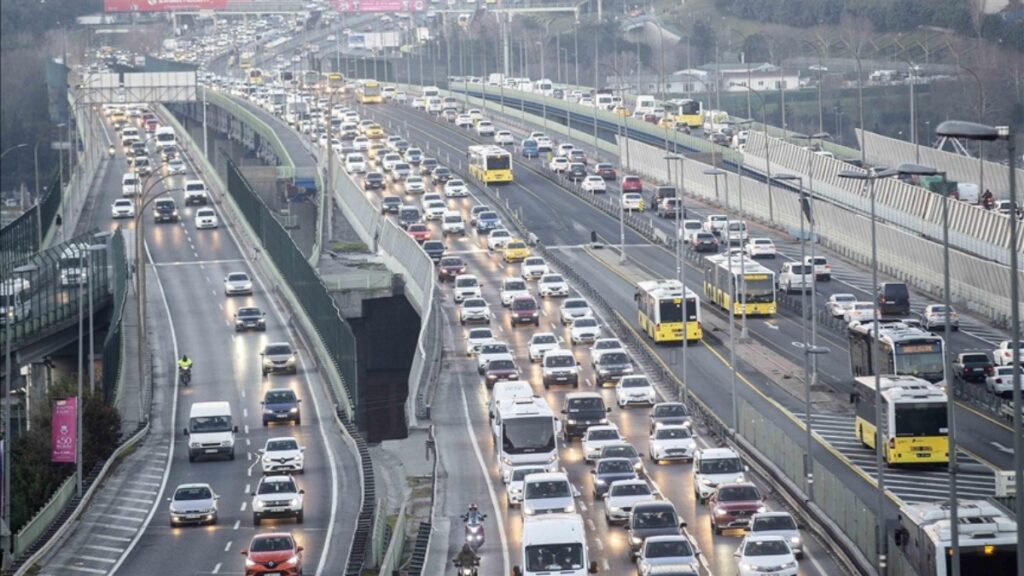 istanbul trafikte new yorku bile geride birakti listede bir numara PQzaiym8