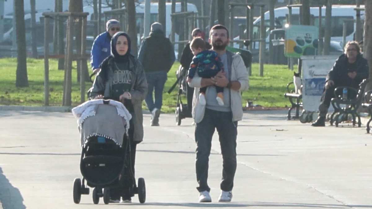 istanbulda guzel havayi firsat bilenler sahilleri doldurdu 5 E1MCkhcH