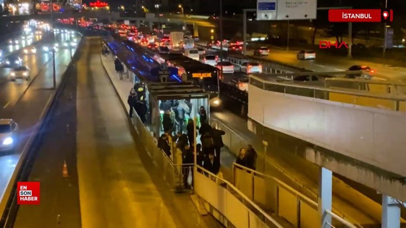 istanbulda metrobuste rastgele ates eden supheli yakalandi 4XLBnGjO