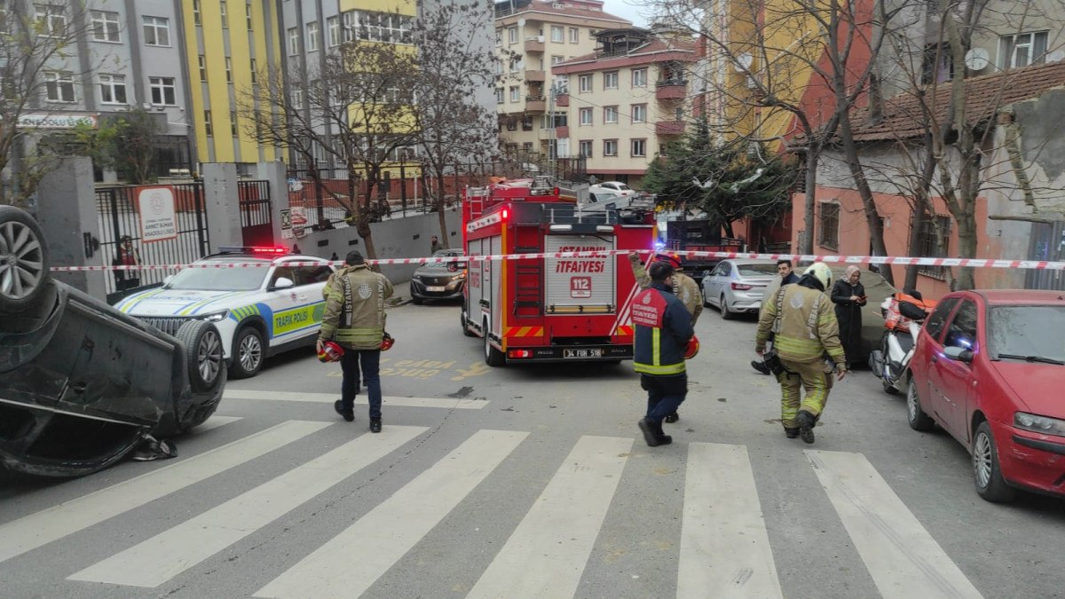 istanbulda park halindeki araclara carpti 2 UOPJg6tt