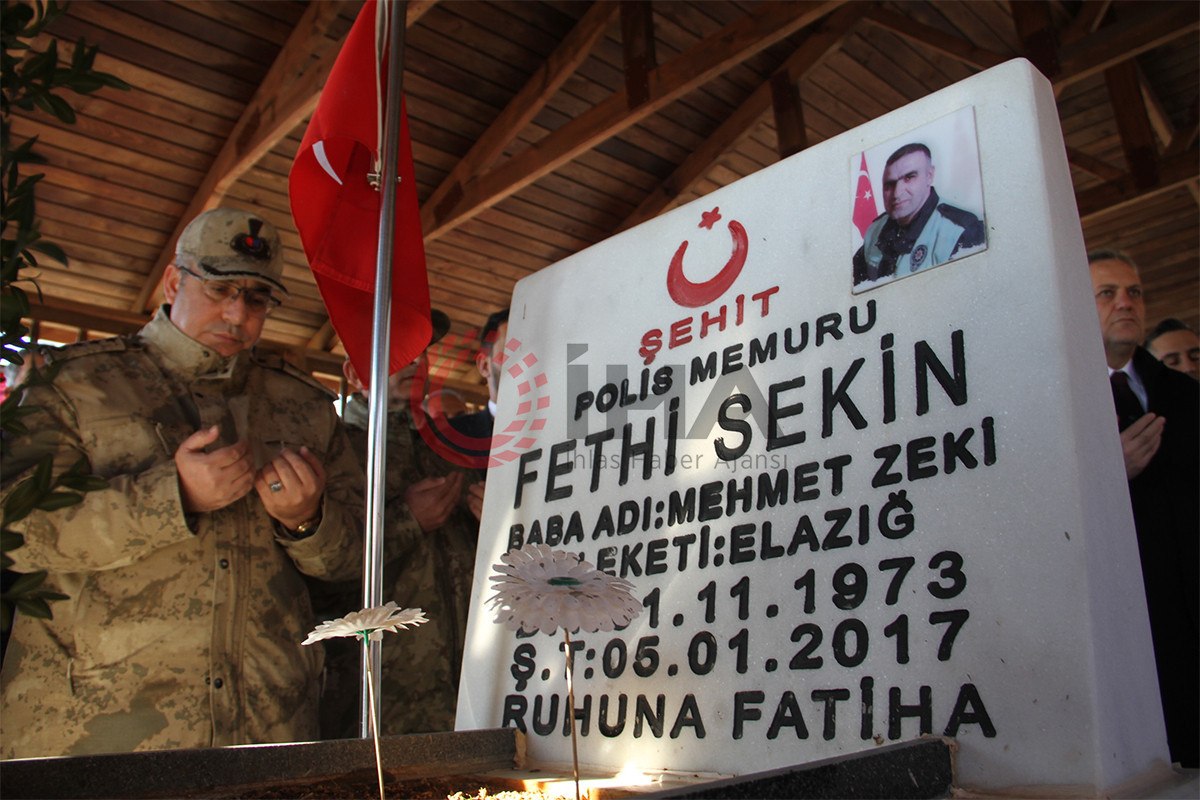 izmirdeki terorist saldiriyi kahramanca onleyen sehit polis memuru fethi sekin derin izler birakti 4 1dRRY6iZ