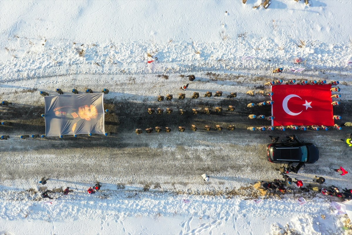 karsta sarikamis sehitleri icin yuruyus duzenlendi 3 dHrfMr4s