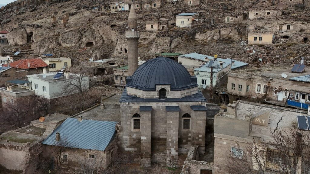 kayseride 571 yillik cami ihtisamiyla goz kamastiriyor xgLILtyv