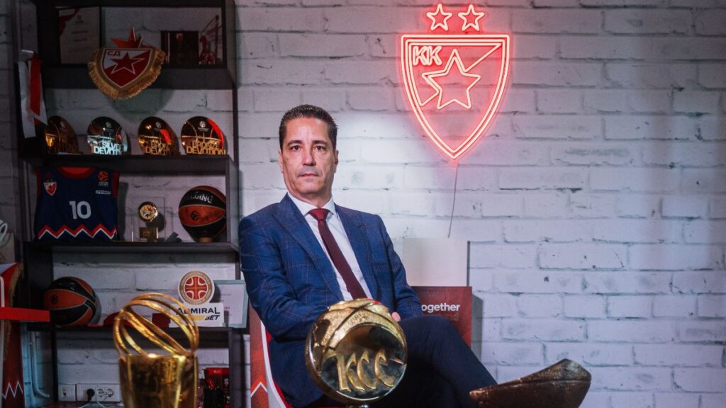 kizilyildizda basantrenor ioannis sfairopoulosun sozlesmesi yenilendi eC5EUX8w