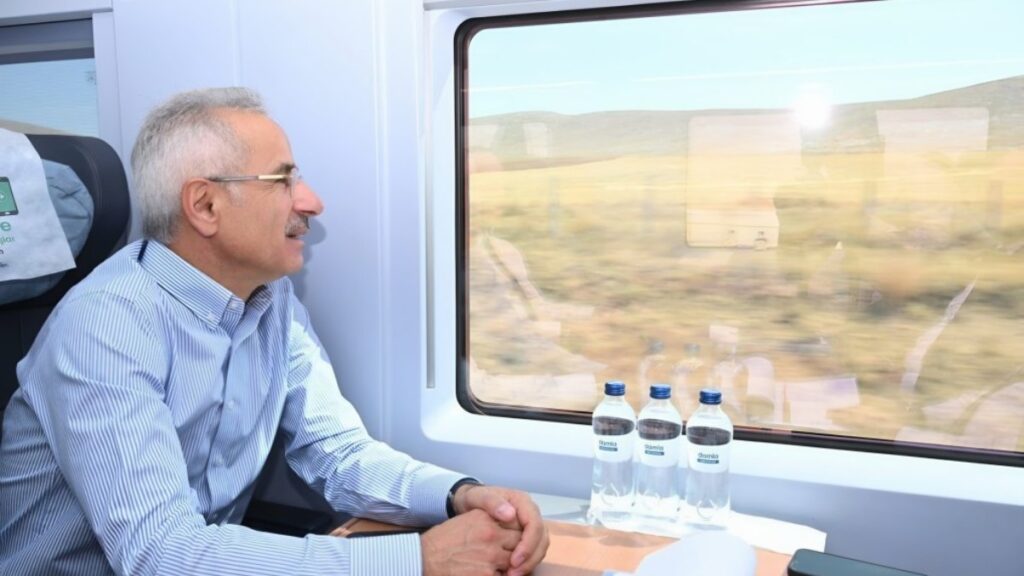 konya karaman hizli tren hatti 3 yasinda gCImyC1V