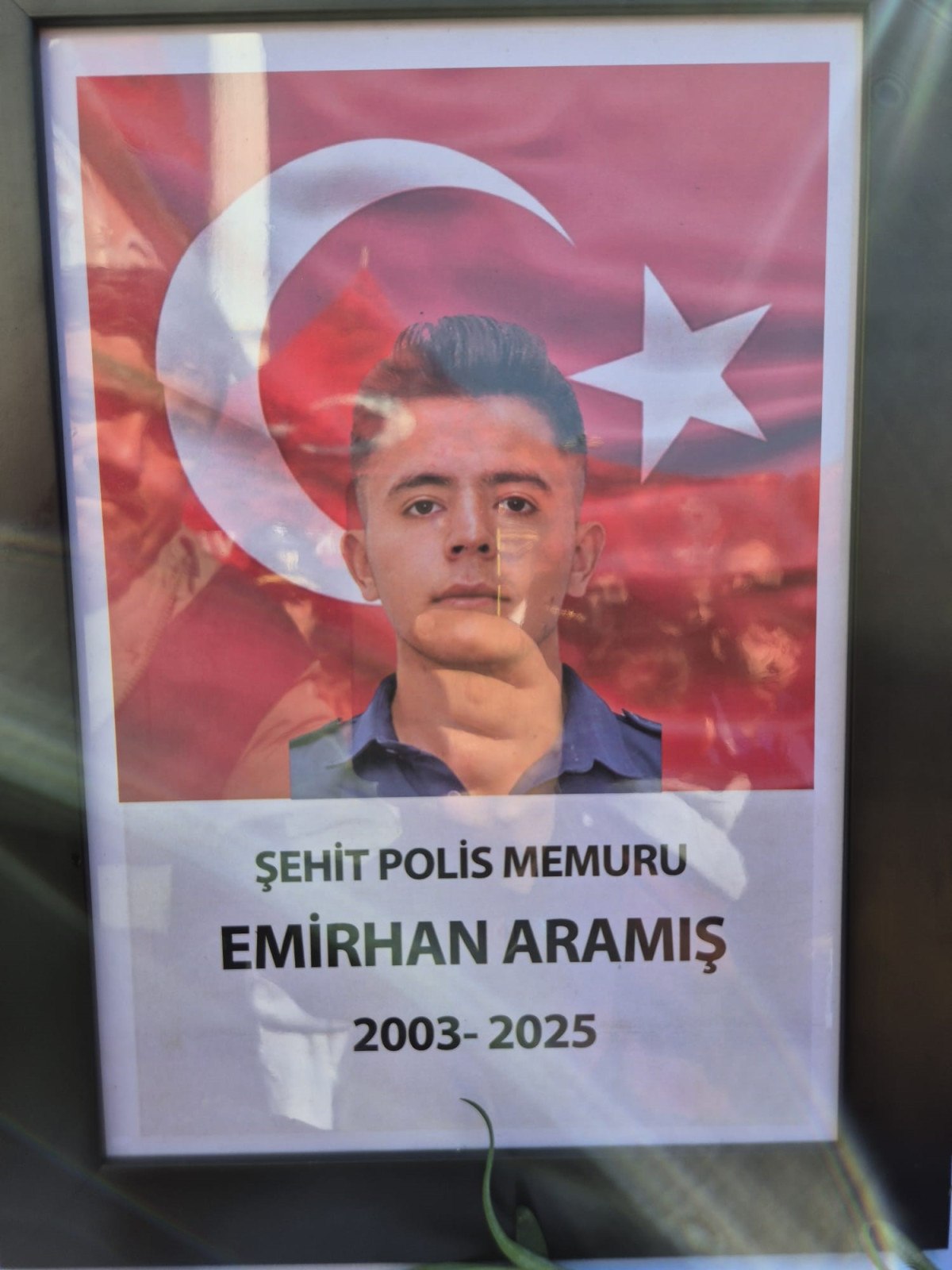 sehit emirhan aramis son yolculuguna ugurlandi biz aslan yetistirmisiz 14 UPYFu7H4