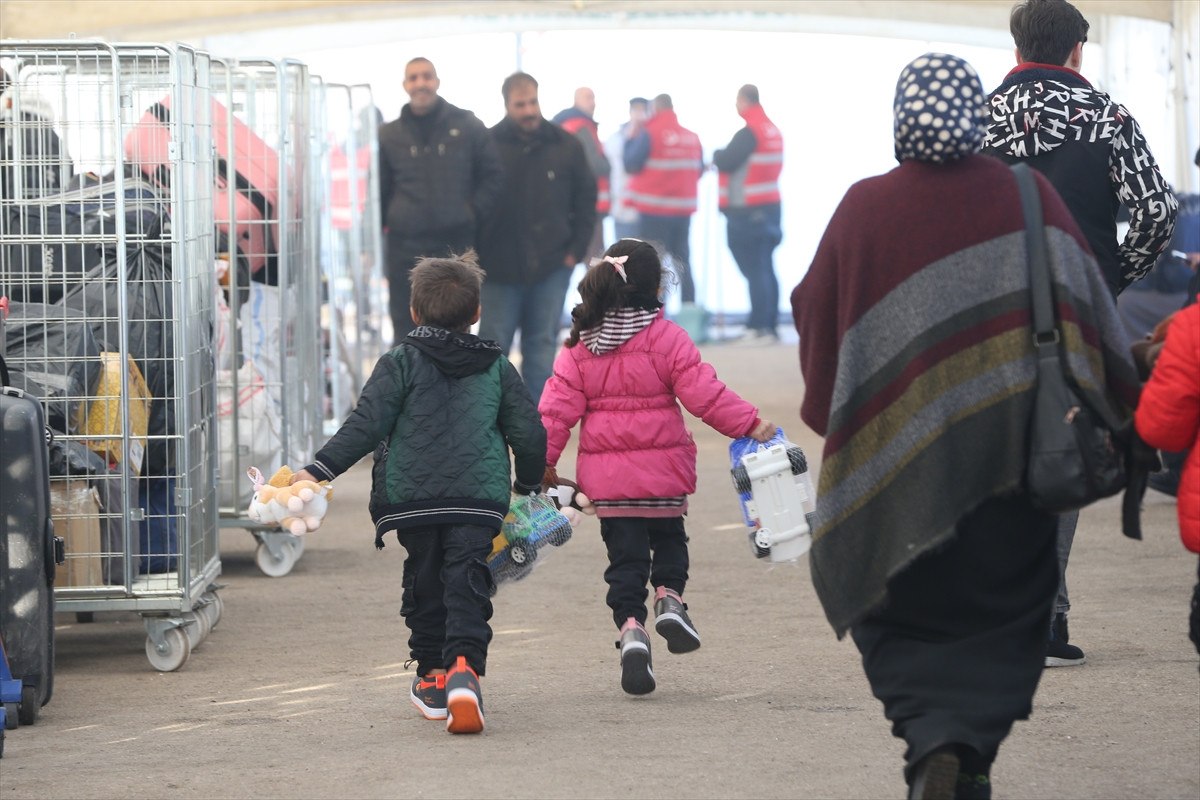 ulkesine donen suriyeli turkiyeye cok saygi duyuyoruz 0 KijWDEb2