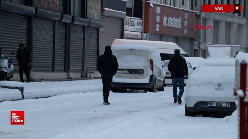 vanda kar yagisi yerlesim yerleri ulasima kapandi qC1Z3BuR