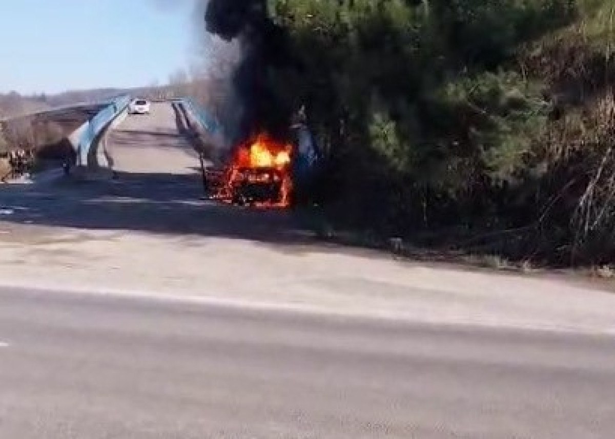 zonguldakta yangin cikan aractan kendini son anda kurtardi 0 c5pCZjYr