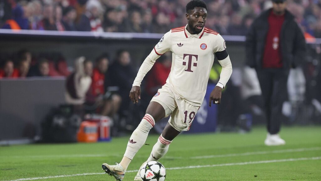 alphonso davies transferinde karar asamasinda fCwJuiNF