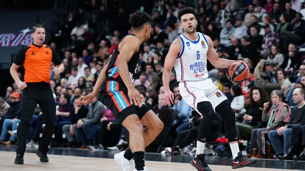 anadolu efes deplasmanda parise yenildi 6DOC8hfh