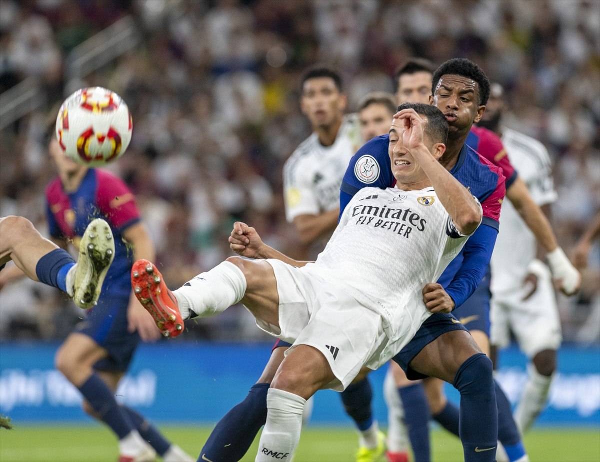 barcelona real madrid karsisinda 5ledi super kupayi kazandilar 2 hNlV78KP