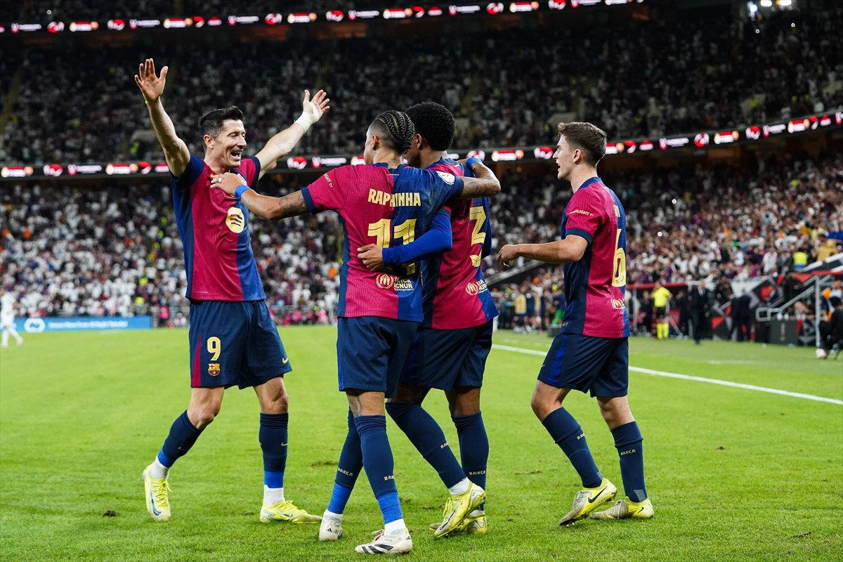 barcelona real madrid karsisinda 5ledi super kupayi kazandilar 3 uJy9Dwqp