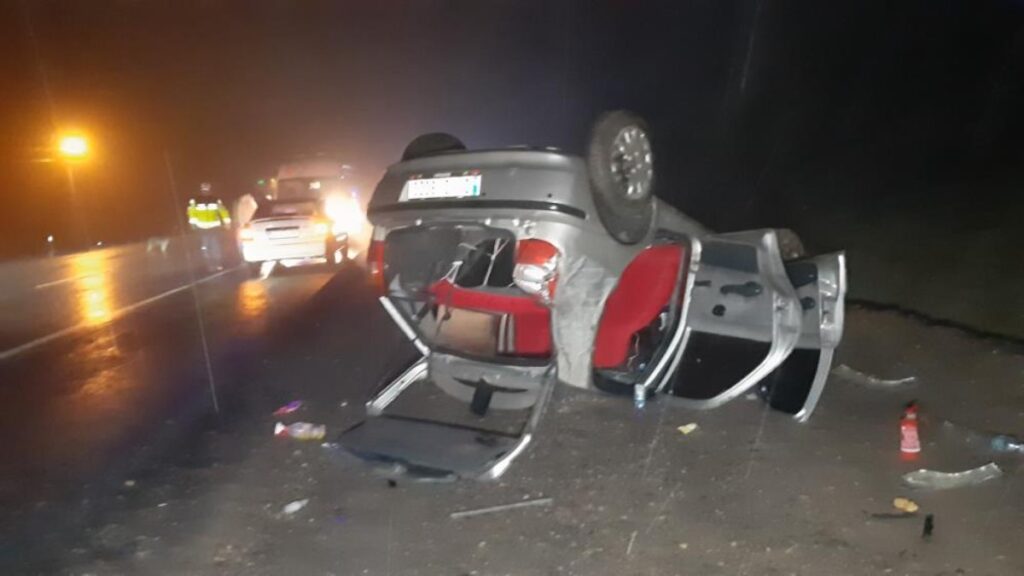 boluda takla atan otomobil ters dondu 4 yarali q1fLCQLm