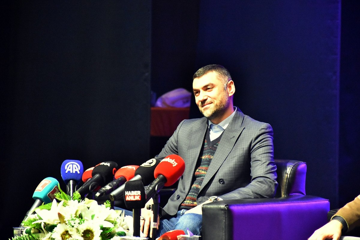 burak yilmaz 2010 2011 sampiyonun kim oldugunu biliyoruz 1 NerCD2eJ