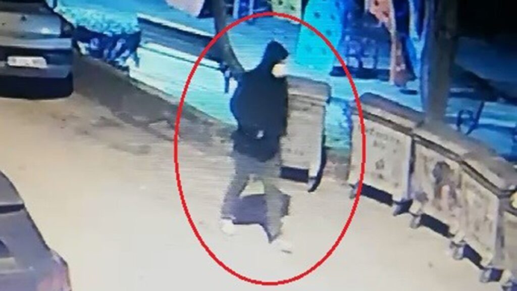 bursada kafede dehset sacan maskeli saldirgan yakalandi GTWpjs4b