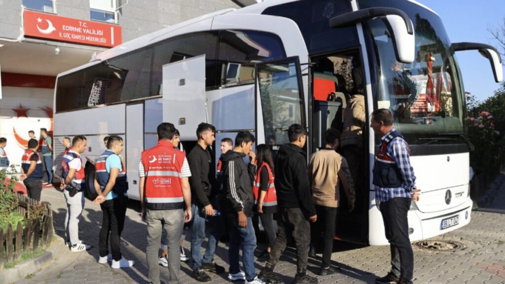 edirnede 21 duzensiz gocmen yakalandi wZd9OpnR