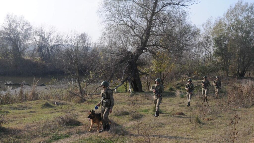 edirnede yunanistana kacmaya calisan 2 feto suphelisi yakalandi n6PpIOcF