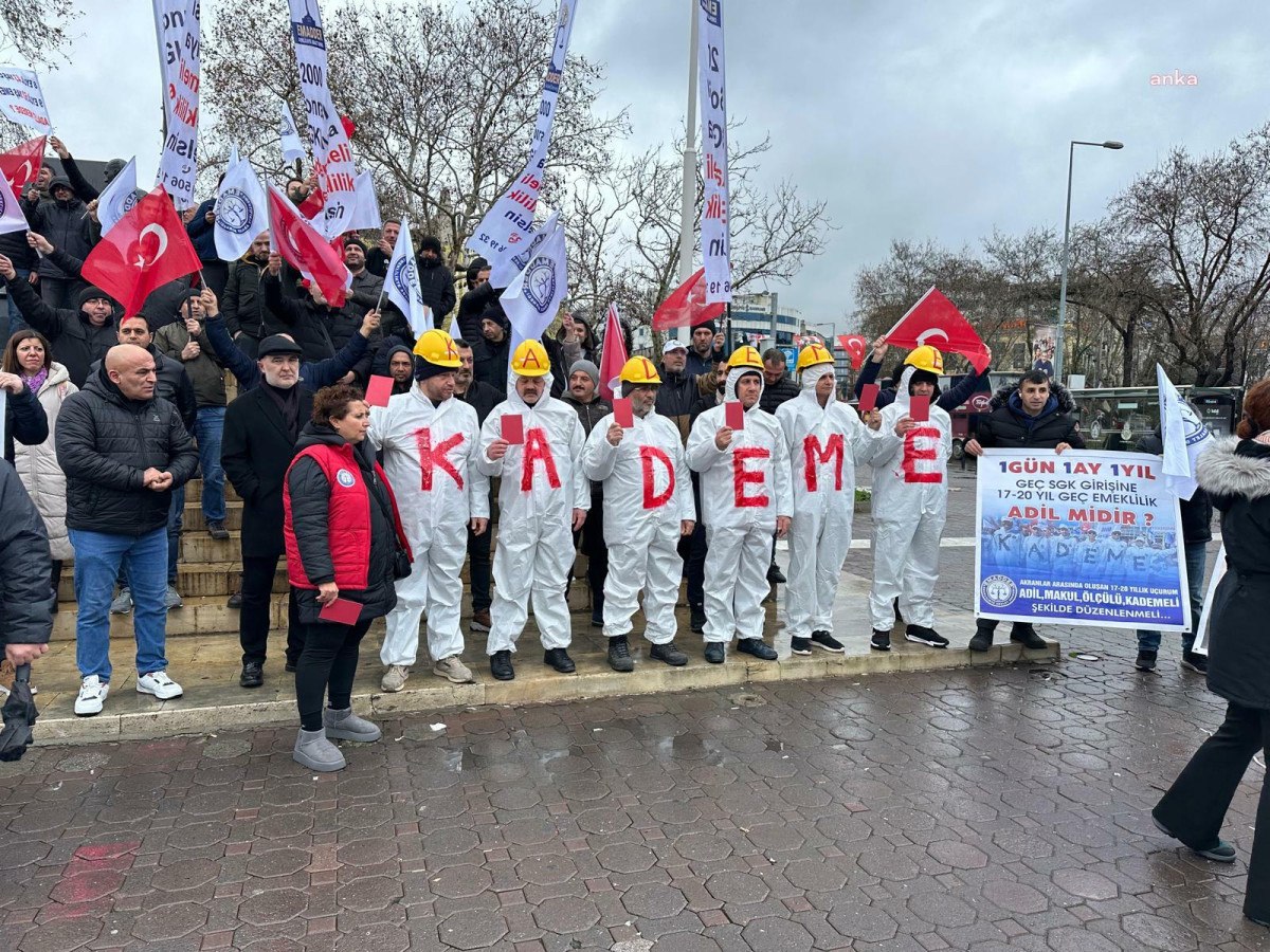 emeklilikte kademeye takilanlar istanbulda miting duzenledi 2 Rq4X8BZB