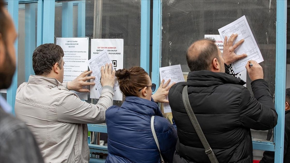 emeklilikte kademeye takilanlar istanbulda miting duzenledi 3 LlTZ9FYu