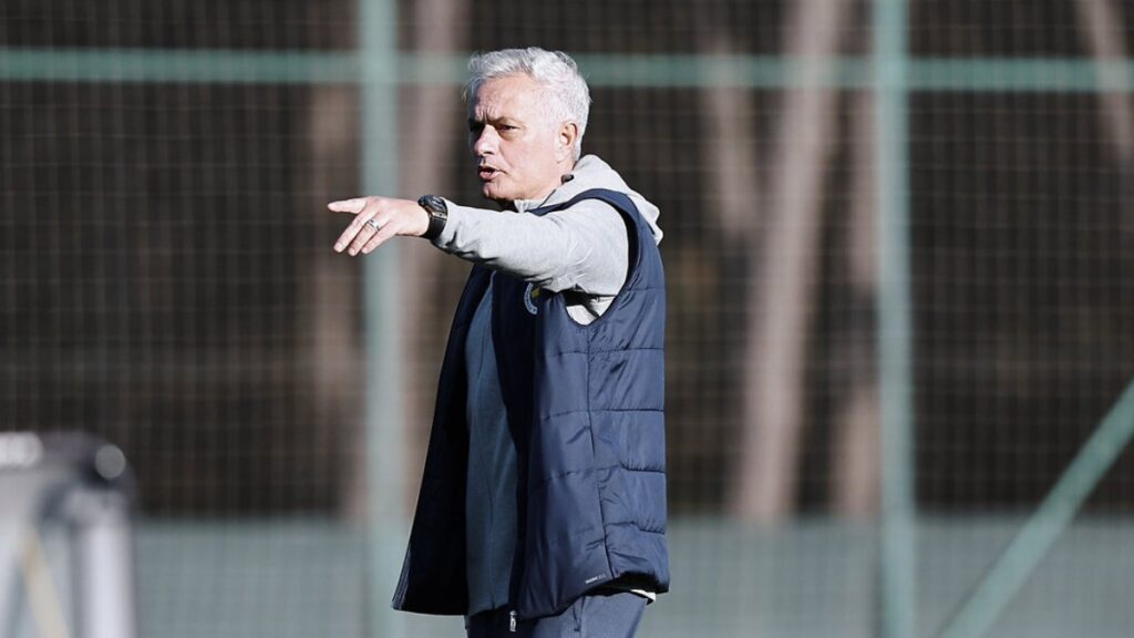 fenerbahcede cift forvet karari mourinho sistemi benimsedi nK5rEmnS