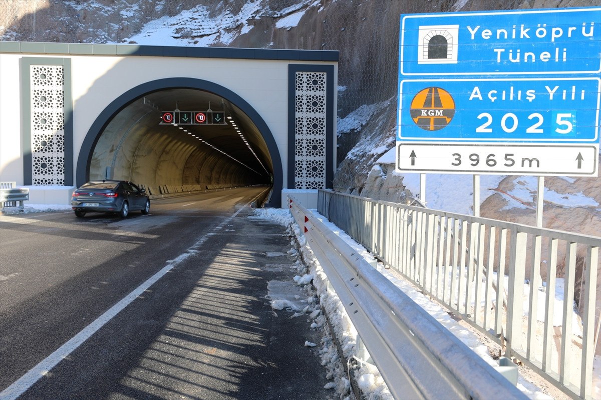 hakkari yuksekova yolundaki yenikopru tuneli trafige acildi 0 MIn5X4kZ