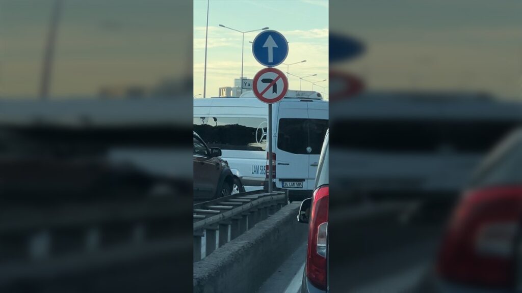 istanbul kartalda servis suruculeri trafigi tehlikeye atti Eyr8uQxk