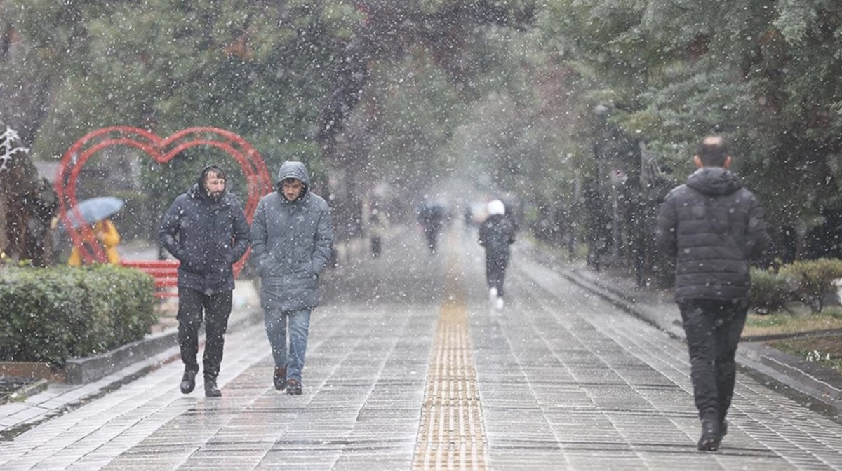 İstanbul'da kar kapıya dayandı: Trakya'da kar yağışı etkili oluyor 1 istanbulda kar kapiya dayandi trakyada kar yagisi etkili oluyor 0 LGAMIwRE