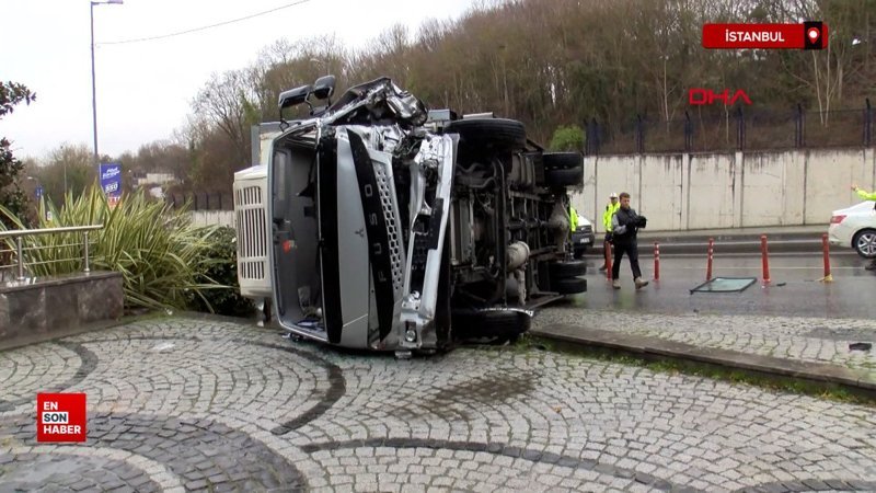 istanbulda karsi seride gecen kamyon otomobile carpti ntdCiHy1