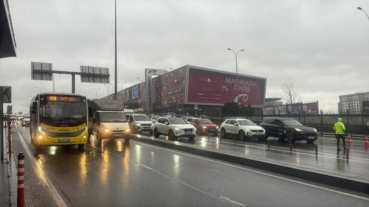 istanbulda makaslayan tir kaza yapti 1 yarali 3 ay4wf667