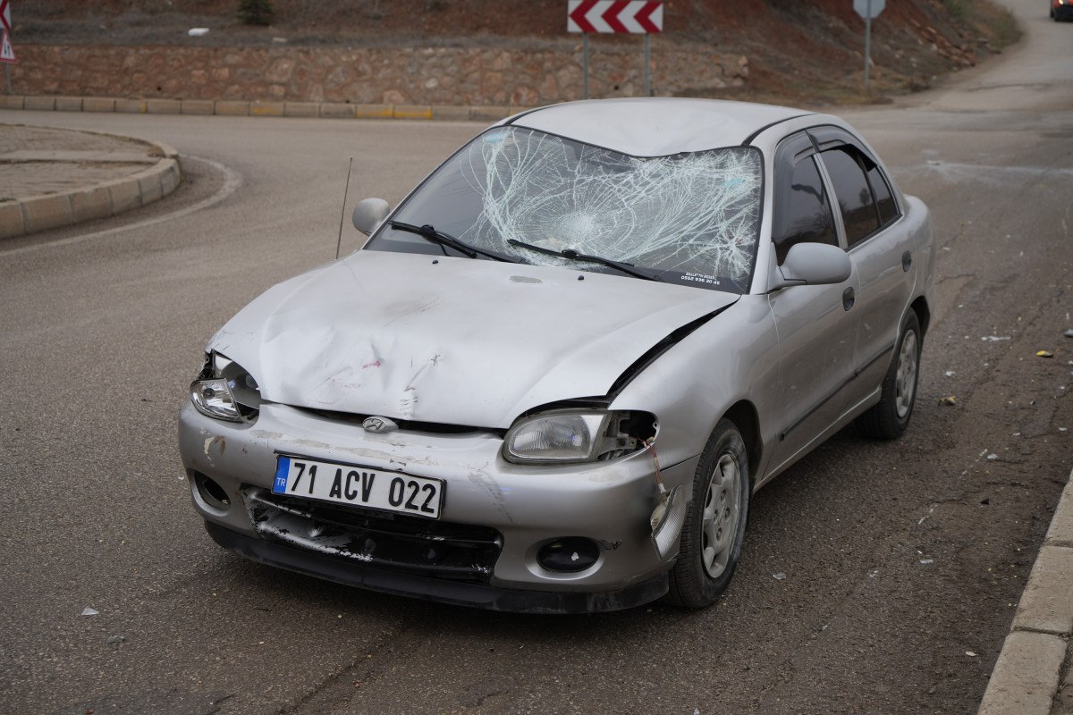 kirikkalede otomobil ile motosiklet carpisti 0