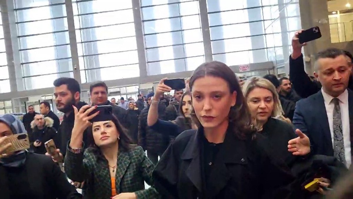 serenay sarikaya ifade vermek icin adliyede 0 rpAsuuBQ