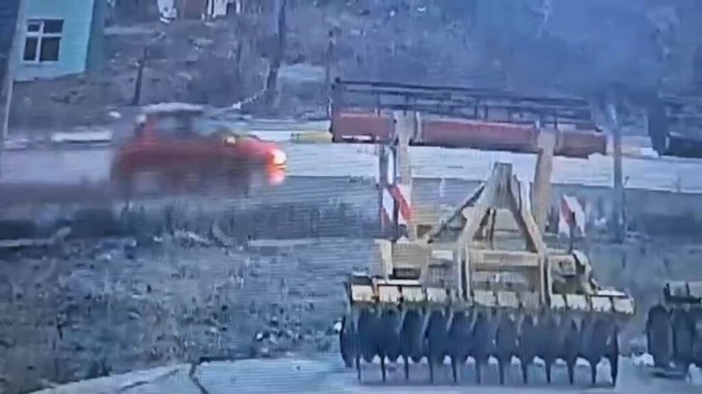 tekirdagda kaza metrelerce savrulan kadin hayatini kaybetti Be6XTdvK