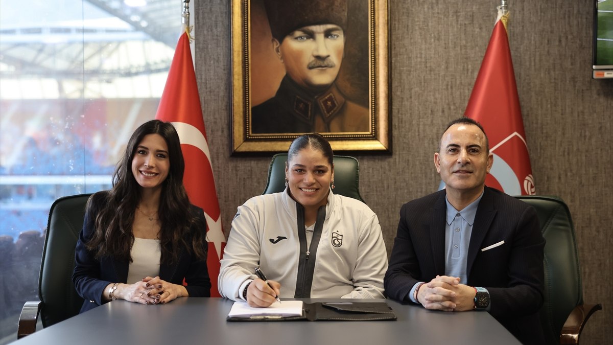 trabzonspor milli boksor havvanur kethudayi renklerine bagladi